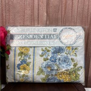 Presidential Collection Floral Bedding Sheet - Blue and Yellow